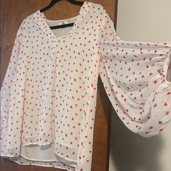 Entro Heart Print White Blouse with Balloon Sleeves - Picture 4 of 5